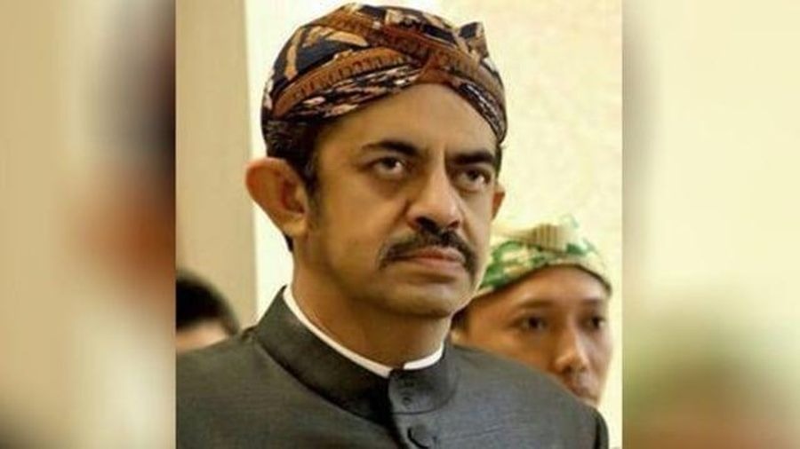 Riza Chalid ditetapkan sebagai tersangka dalam kasus korupsi tata kelola minyak oleh Kejaksaan Agung (Kejagung).