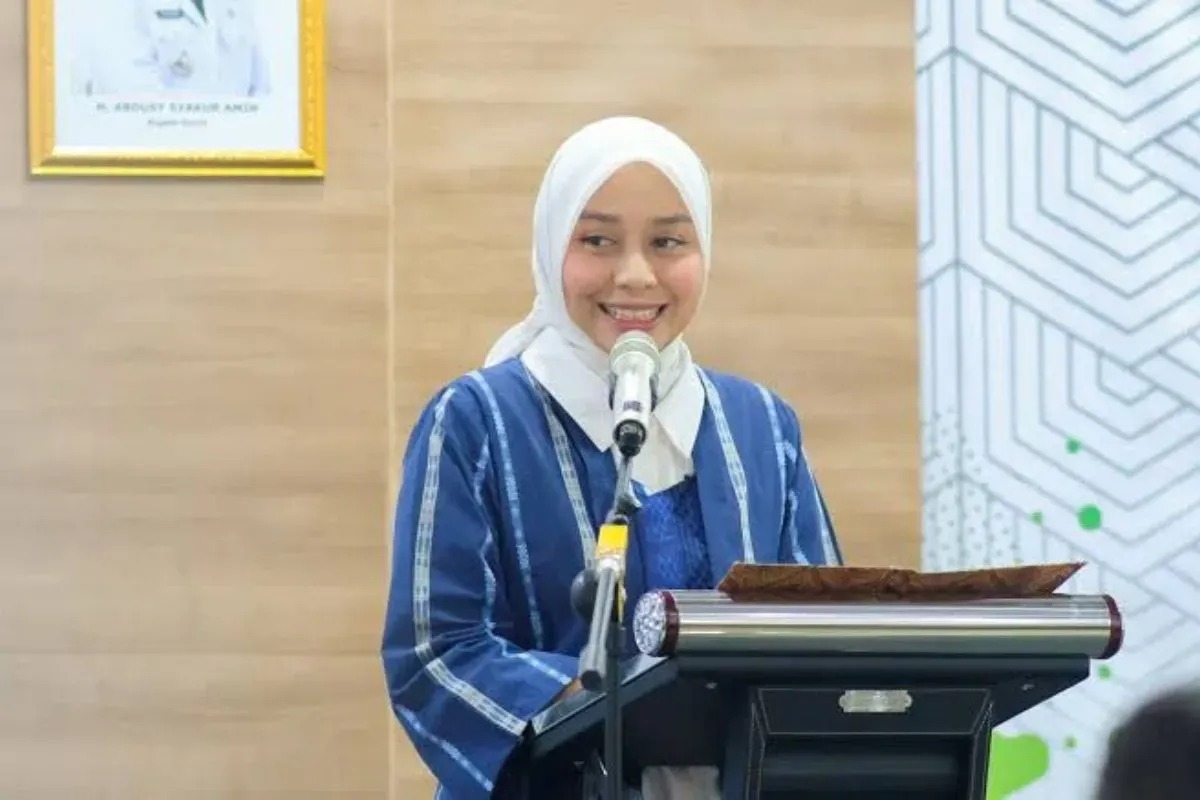 Luthfianisa Putri Karlina, Wakil Bupati Garut yang dinikahi&nbsp;Maula Akbar, putra sulung Gubernur Jawa Barat Dedi Mulyadi hari ini, Rabu (16/7/2025).