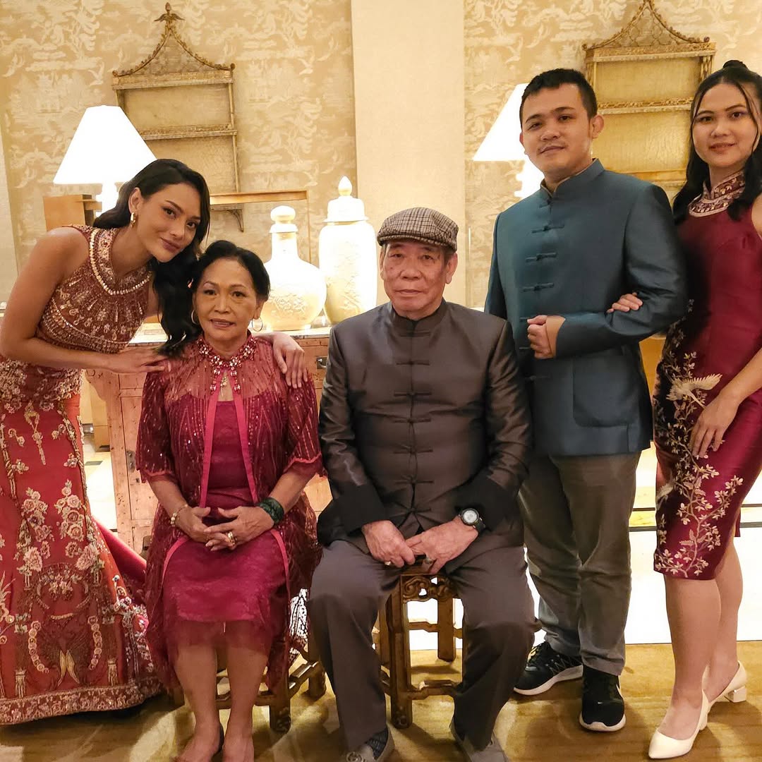 Keluarga Erika Carlina.