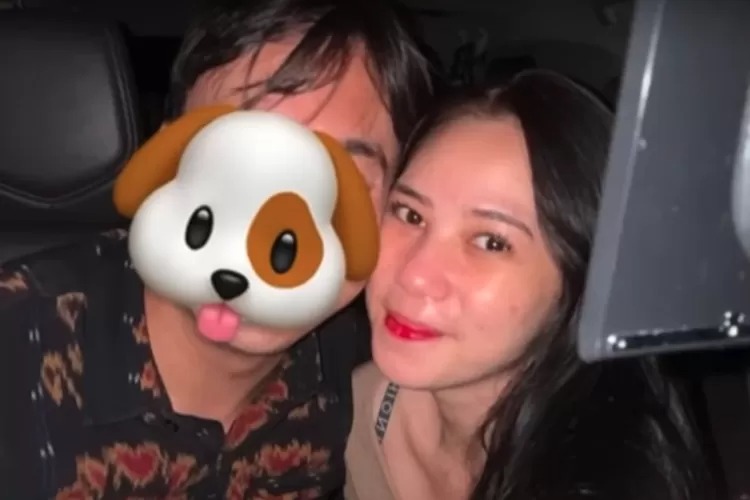 Bella Lopulisa diduga jadi selingkuhan Rendy Kjaernett.