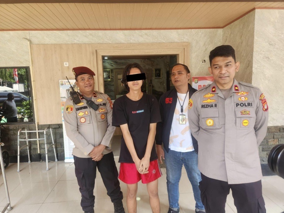 Wanita cantik jadi korban pungli di Bundaran HI. Pelaku ditangkap setelah video viral.