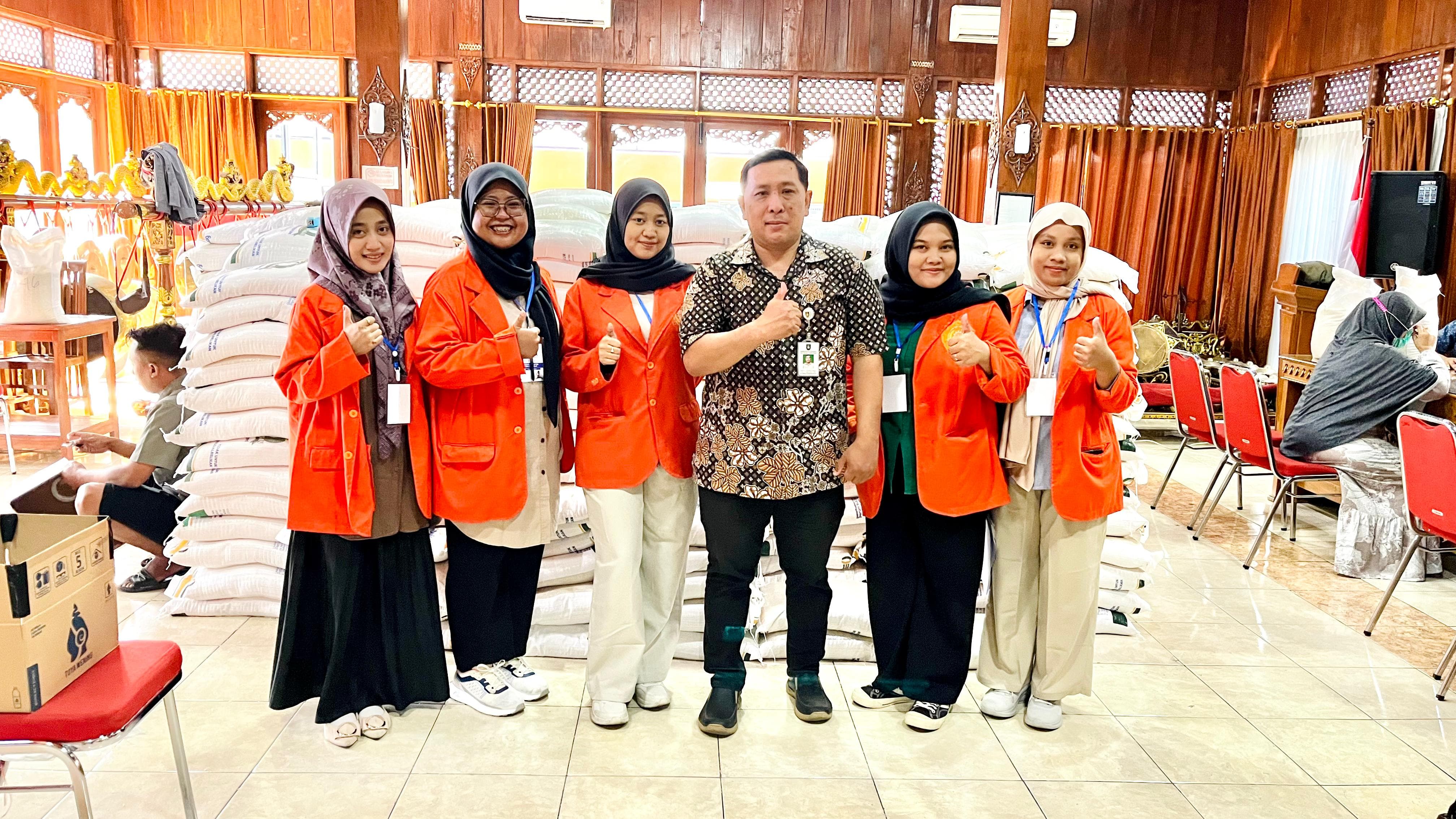KKN UMPKU Surakarta di Semanggi