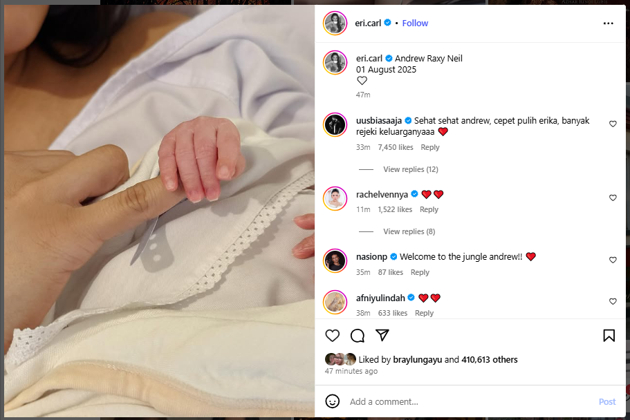 Erika Carlina lahirkan anak pertamanya.