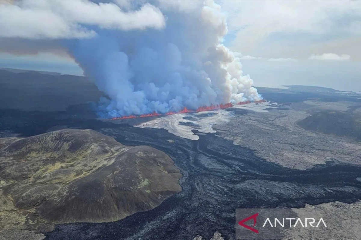 Gunung berapi di wilayah Kamchatka, Rusia.