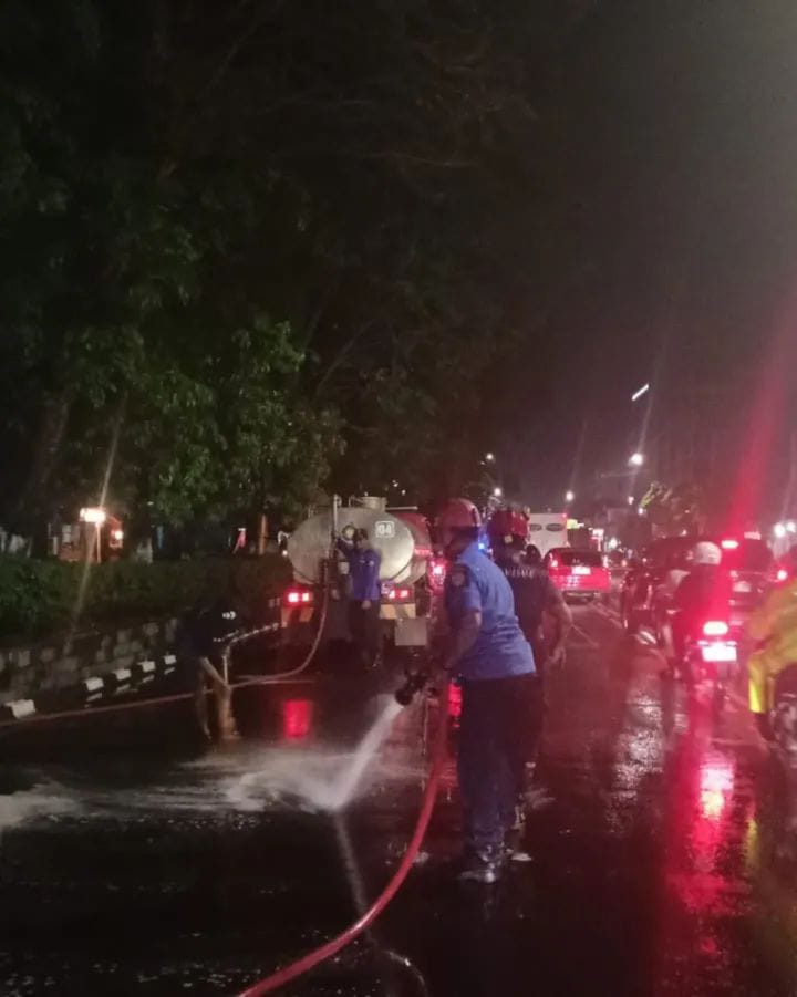 Puluhan Motor Terlibat Kecelakaan di Sukoharjo akibat tumpahan solar