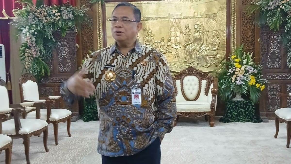 Bupati Pati Sudewo, saat menyampaikan klarifikasi terkait pernyataannya yang dinilai menantang rakyat, serta terkait insiden pemindahan barang milik pendemo, Kamis (7/8/2025).
