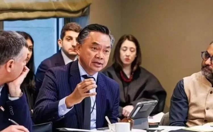 Dino Patti Djalal, mantan Dubes Indonesia untuk Amerika Serikat sekaligus Wakil Menteri Luar Negeri Indonesia ke-5.