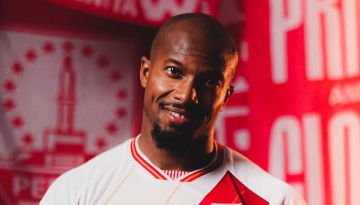 Gervane Kastaneer &nbsp;resmi gabung Persis Solo.