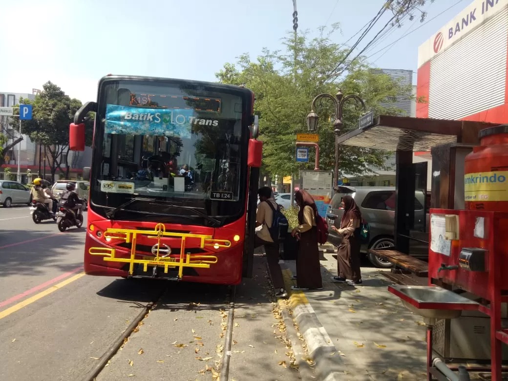 Ilustrasi Batik Solo Trans (BST) di Surakarta.