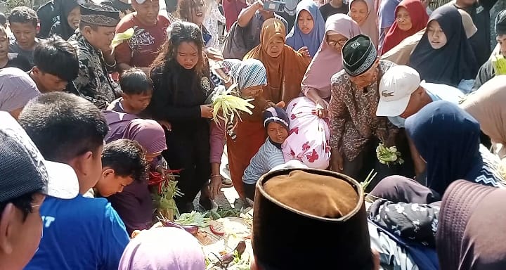 TURUN TEMURUN : Tradisi sedekah bumi di Gondang Sragen