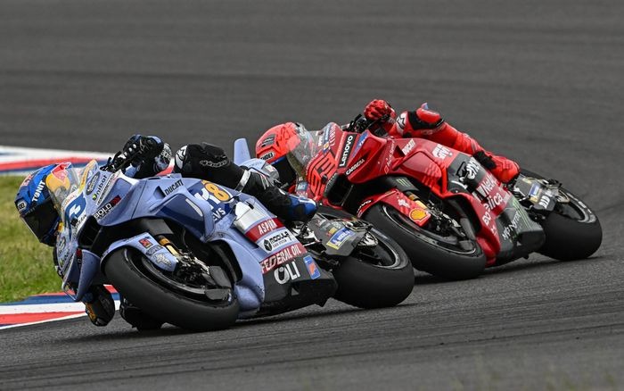 Alex Marquez dan Marc Marquez.