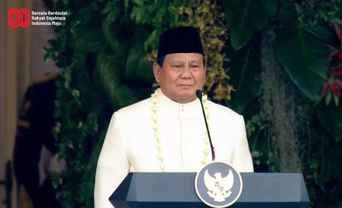 Presiden RI Prabowo Subianto bertindak sebagai inspektur upacara dalam peringatan Hari Ulang Tahun (HUT) ke-80 Kemerdekaan Republik Indonesia di Istana Merdeka, Jakarta, Minggu (17/8/2025).