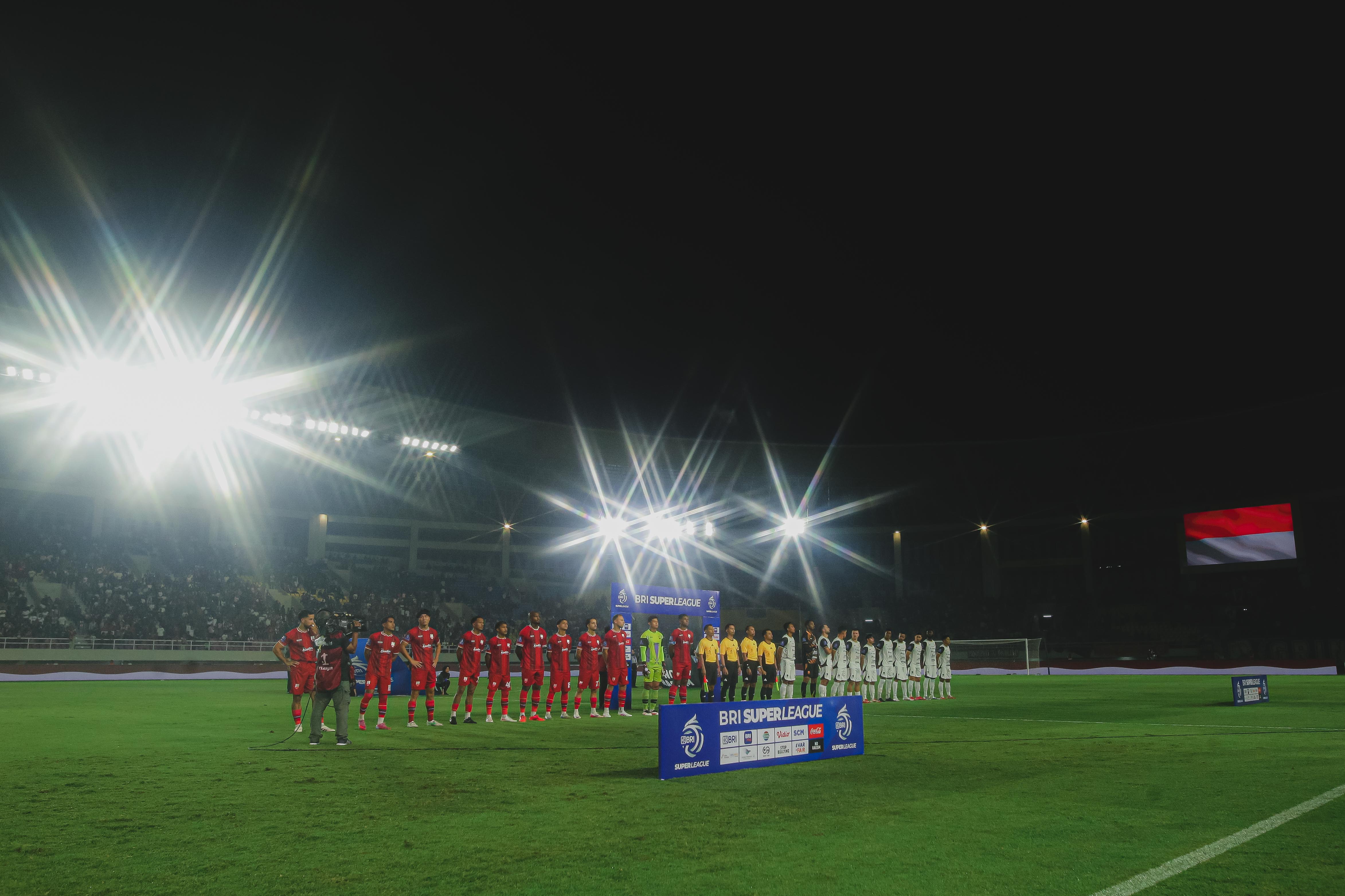 Laga Persis Solo vs Persija Jakarta di Stadion Manahan Solo.
