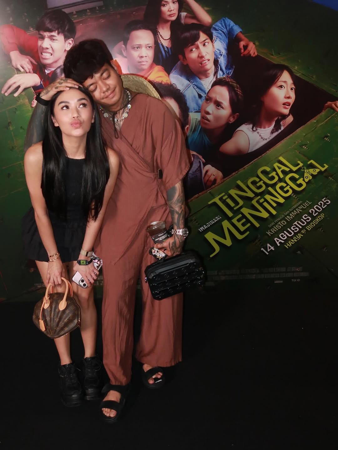 Reza Arap dan Lula Lahfah di premiere film Tinggal Meninggal.