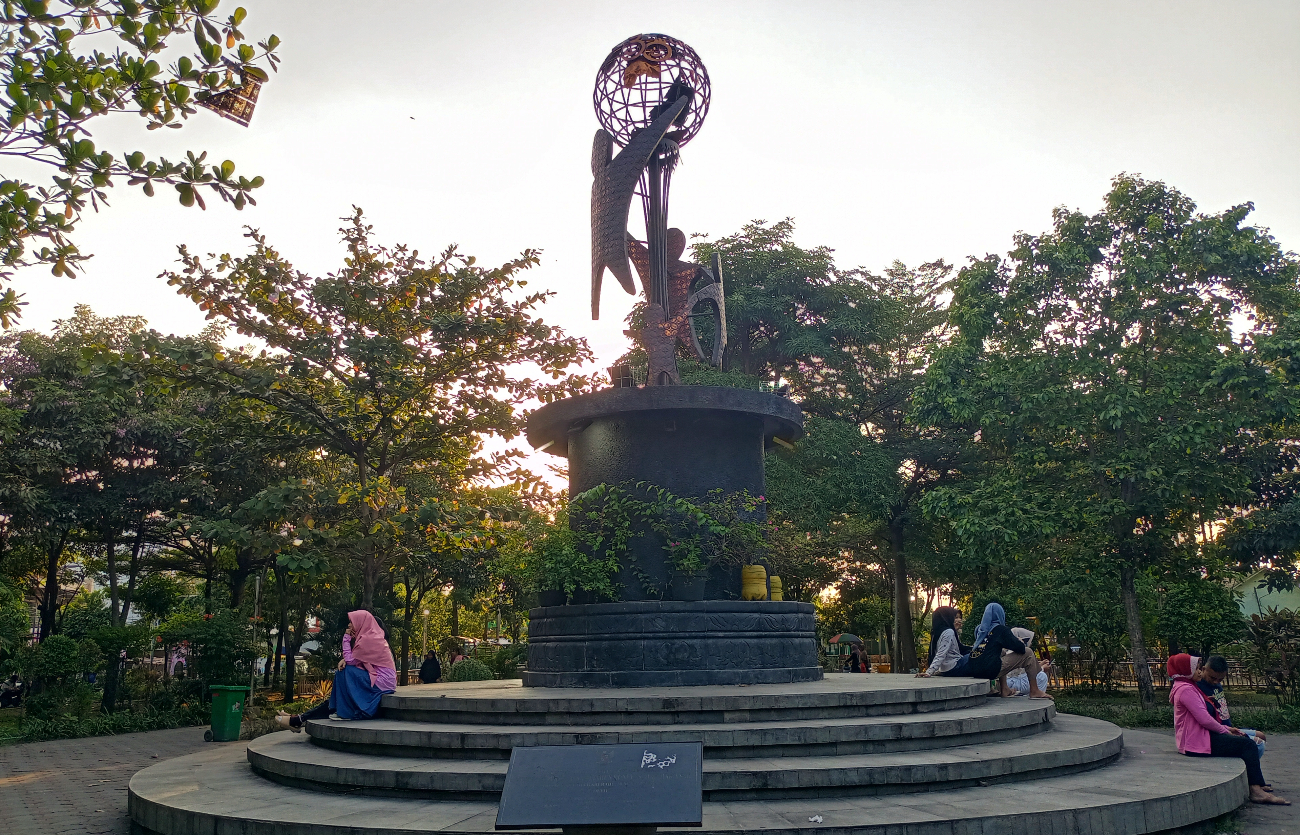 Monumen Peringatan 30 Tahun Konvensi Hak Anak (KHA) di Taman Jayawijaya, Kelurahan Mojosongo, Kecamatan Jebres, Sabtu (23/08/25).