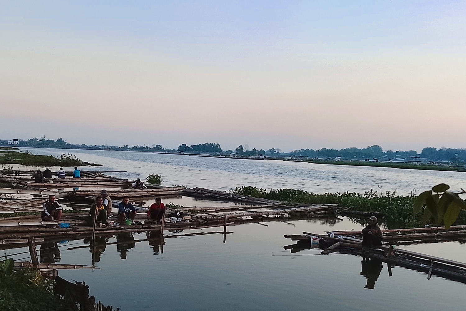 Salah satu spot mancing di Waduk Cengklik yang berada di dekat Basecamp Walidi, Boyolali, Senin (25/8/25).