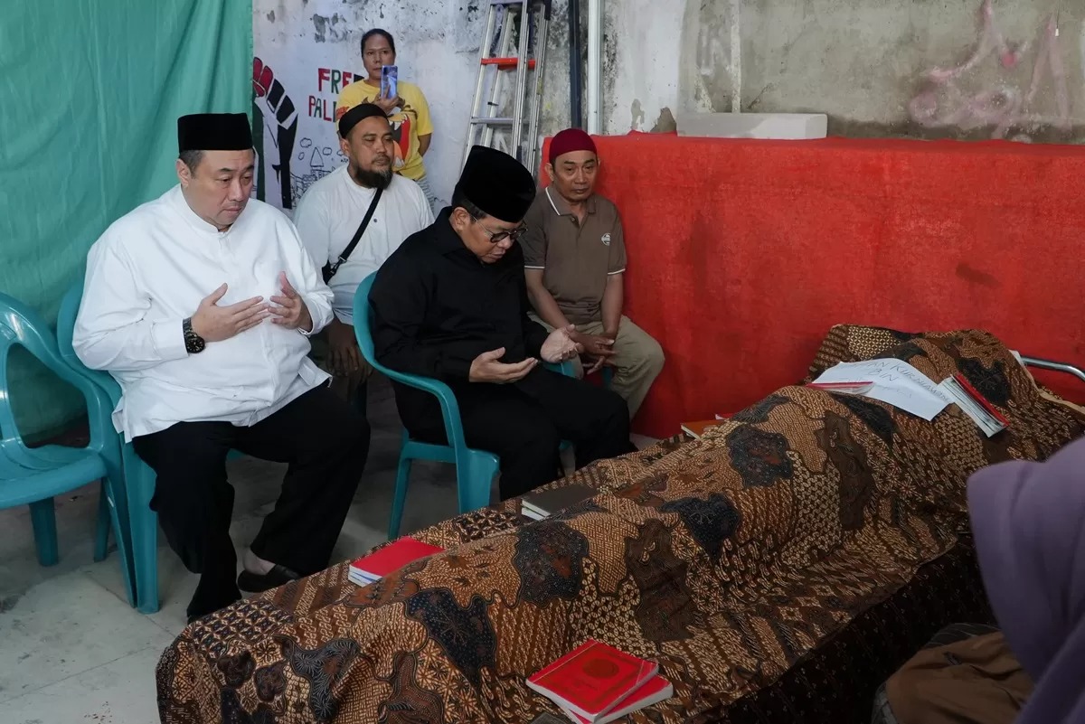 Gubernur DKI Jakarta Pramono Anung melayat ke rumah duka almarhum Affan Kurniawan, driver ojol korban Brimob, Kamis (28/8/2025) malam.
