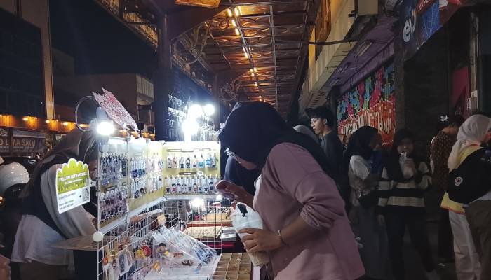 Suasana Sabtu (6/9/25) malam di Ngarsopuro Night Market, Solo, Jawa Tengah.