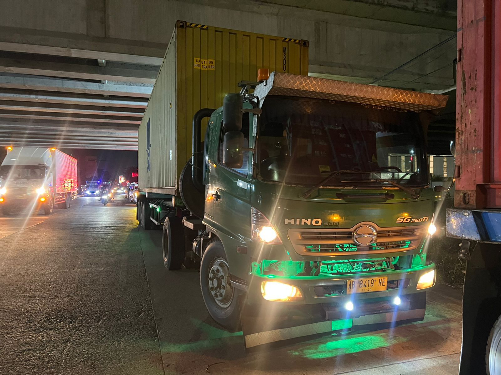 Kecelakaan kembali terjadi di ruas jalan Solo-Semarang melibatkan truk trontok dan sepeda motor.