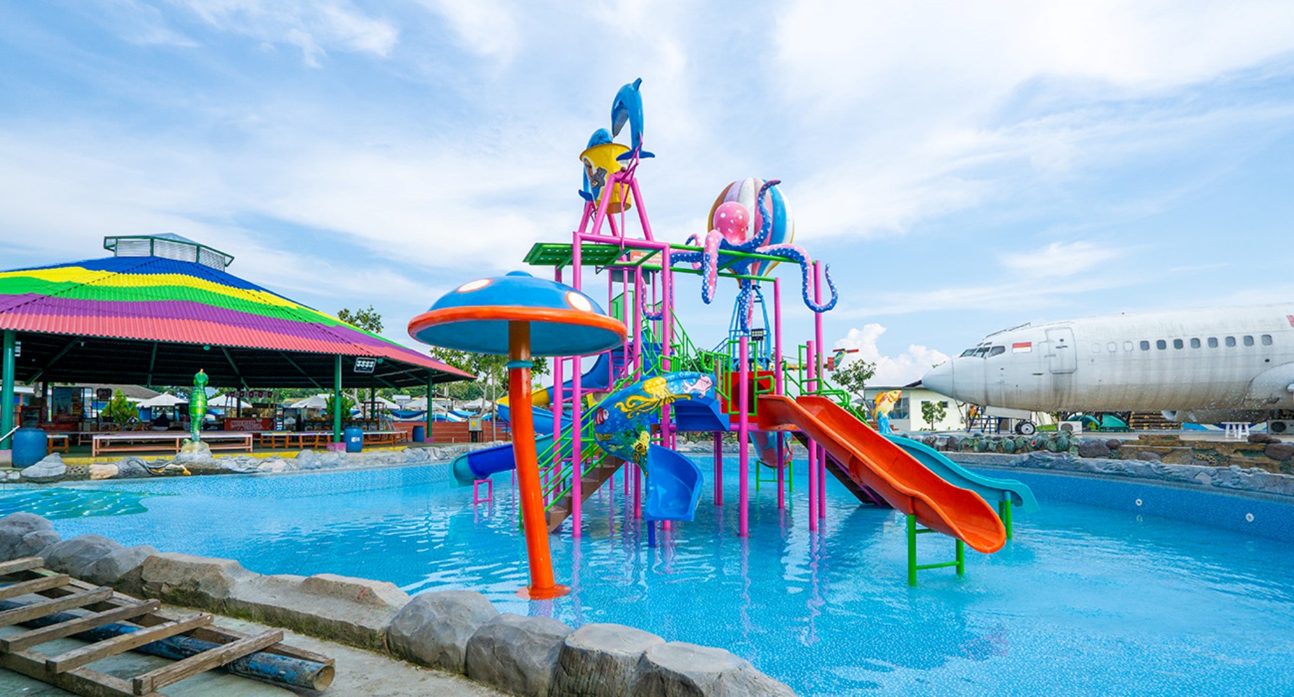 Wahana Air di Intanpari Waterpark, Tasikmadu, Karanganyar.