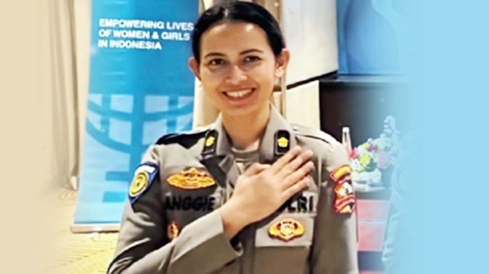Sosok diduga Kompol Anggraini atau Anggie.