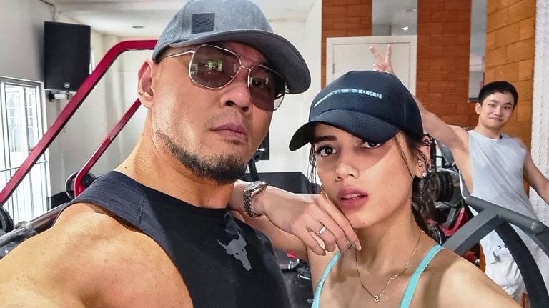 Pasangan Deddy Corbuzier dan Sabrina Chairunnisa.