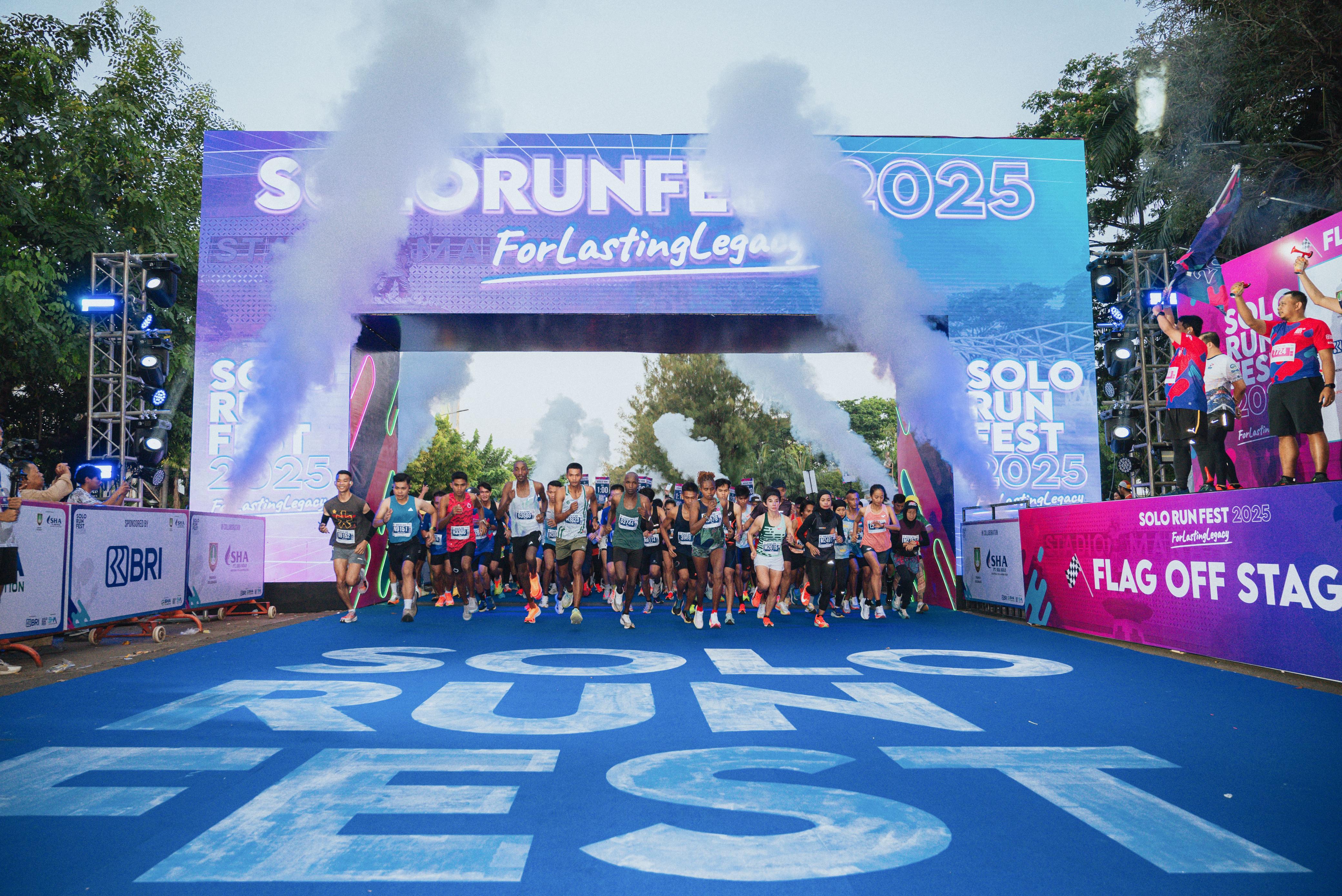 Telkomsel hadir di Solo Run Fest 2025, kenalkan fitur Lari MyTelkomsel. Bagi ribuan hadiah, dorong gaya hidup sehat digital.