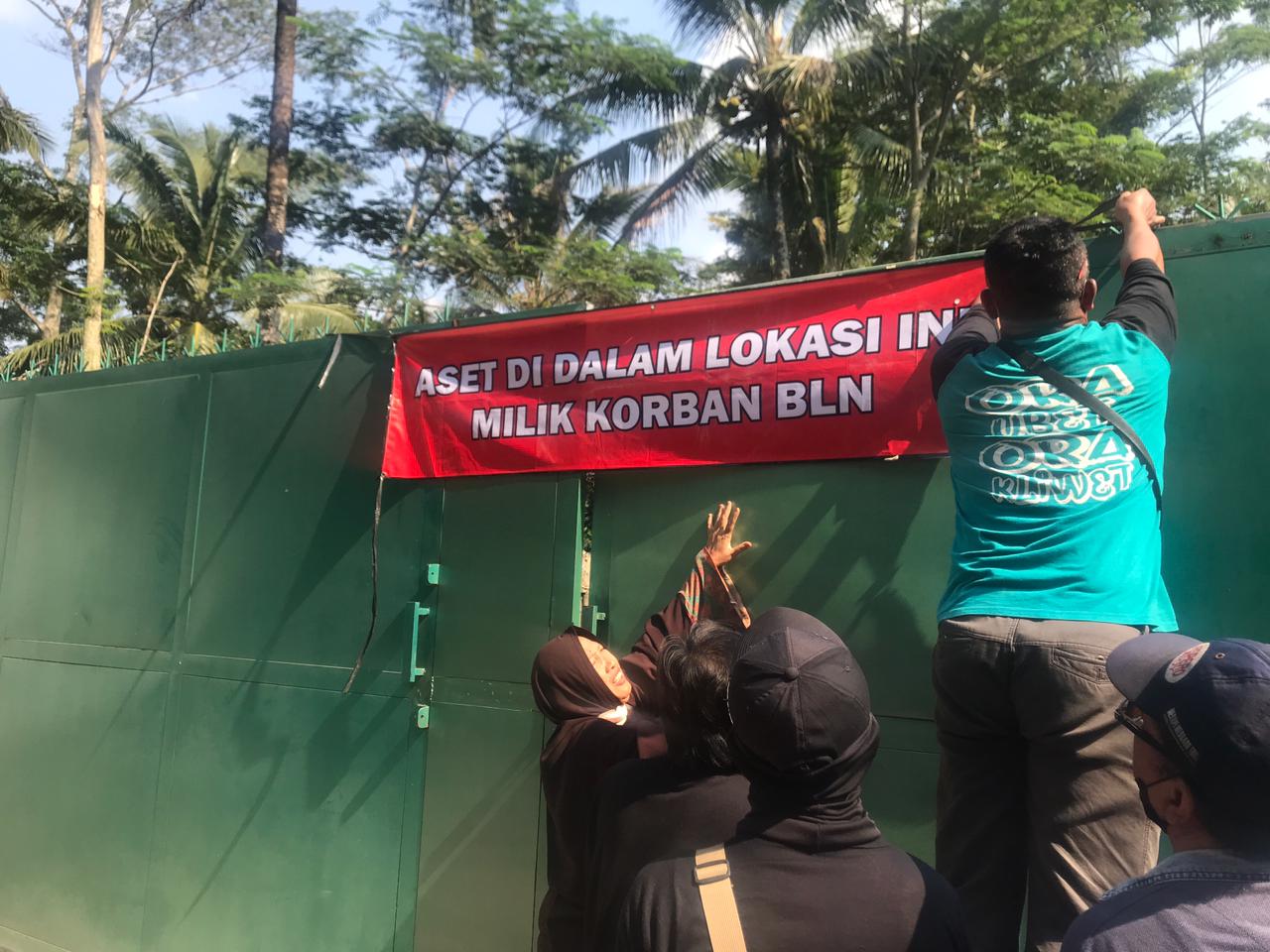 Aksi protes korban Koperasi Bahana Lintas Nusantara (BLN) kembali berlanjut
