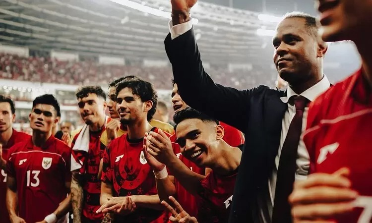 Patrick Kluivert bersama Tim Nasional Indonesia.