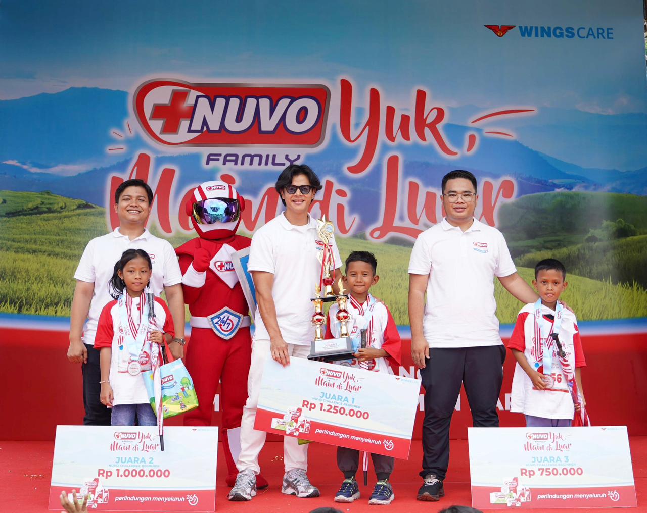 Gandeng Dion Wiyoko ke Solo, NUVO Family Ajak Orang Tua Ubah Kebiasaan Scrolling Jadi Strolling.