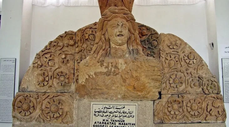 Monumen Atargatis di Suriah.