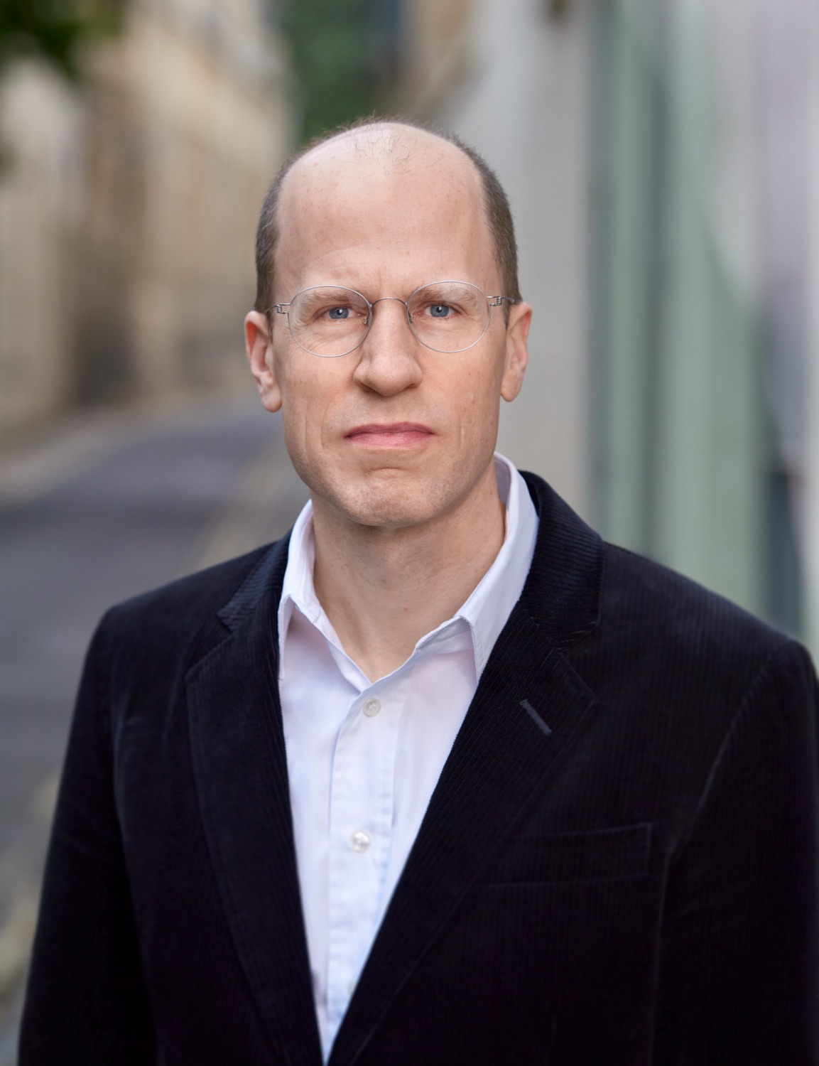 Nick Bostrom, menerbitkan makalah berjudul &ldquo;Are You Living in a Computer Simulation?&rdquo; yang mengawali hadirnya Teori Dunia Simulasi.