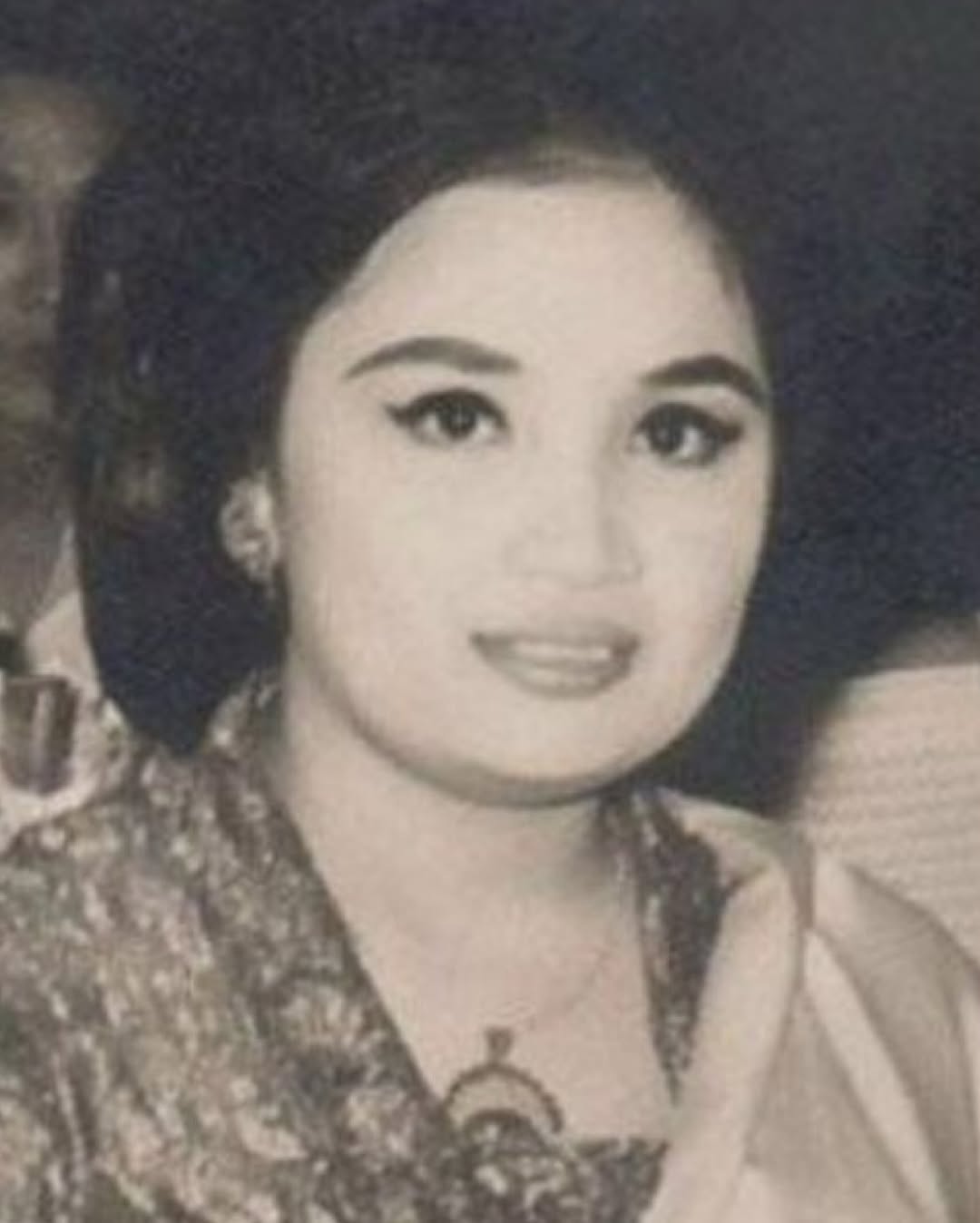 Yurike Sanger, istri ke-7 Presiden Soekarno.