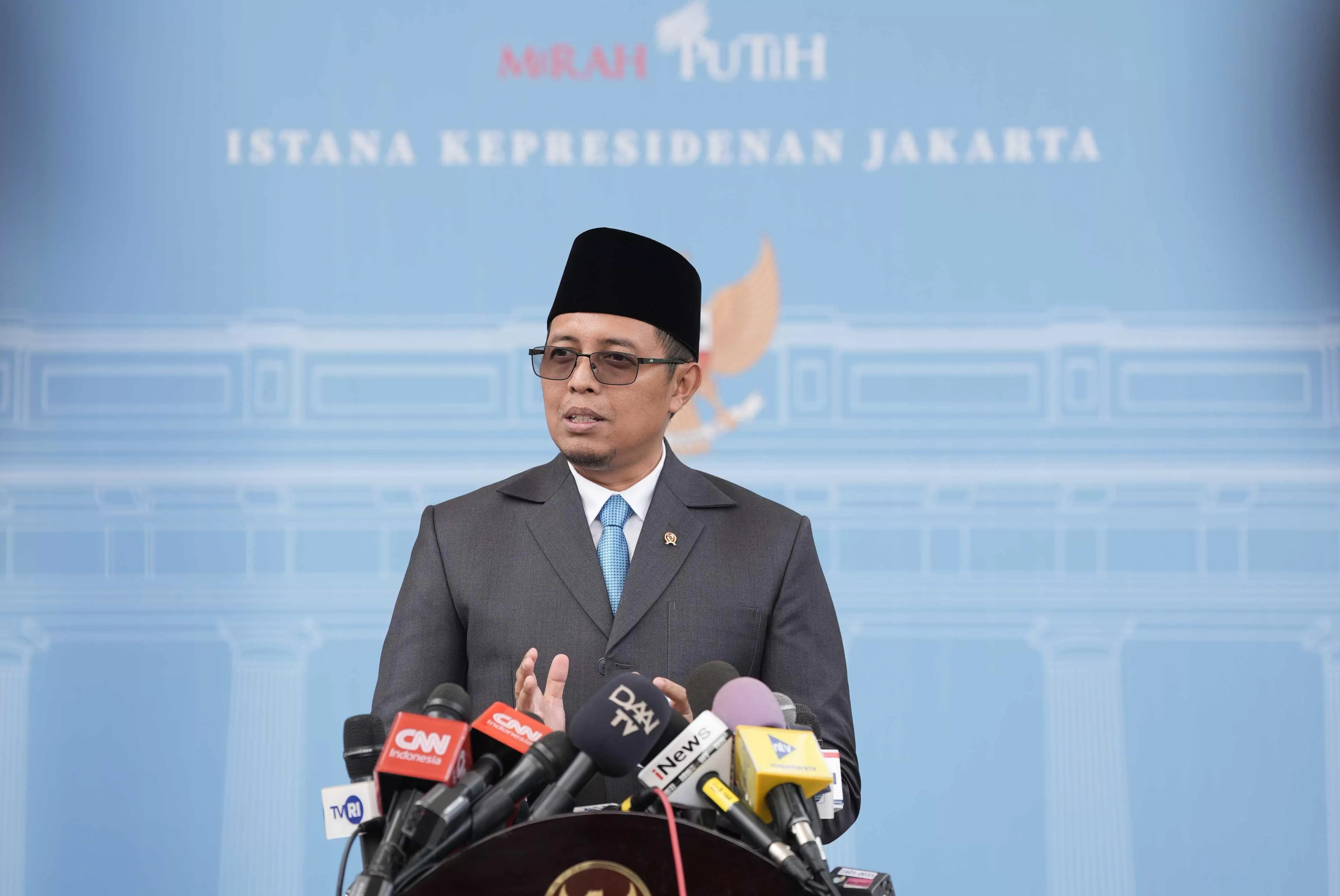 Mantan Kepala Komunikasi Kepresidenan, Hasan Nasbi di Kompleks Istana Kepresidenan, Jakarta, Senin (24/2).