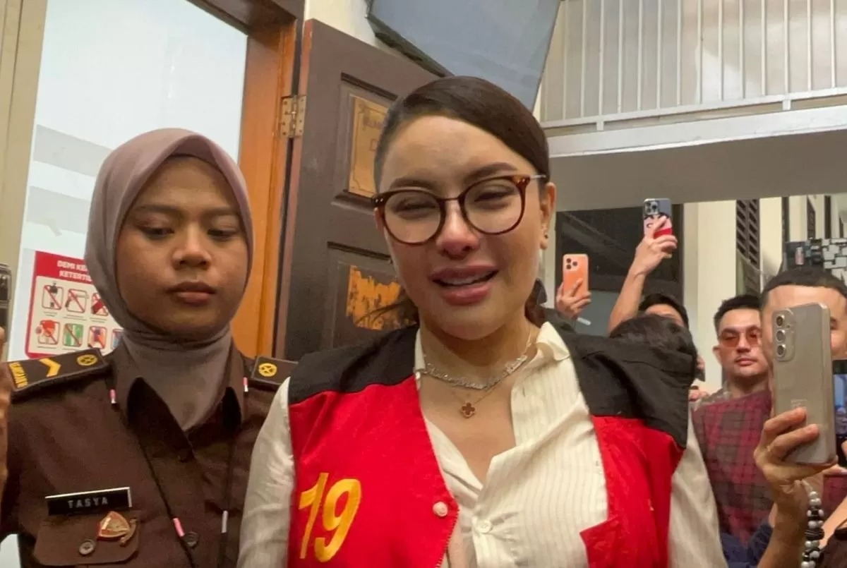 Nikita Mirzani menjalani sidang.