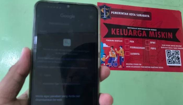 Stiker keluarga miskin.