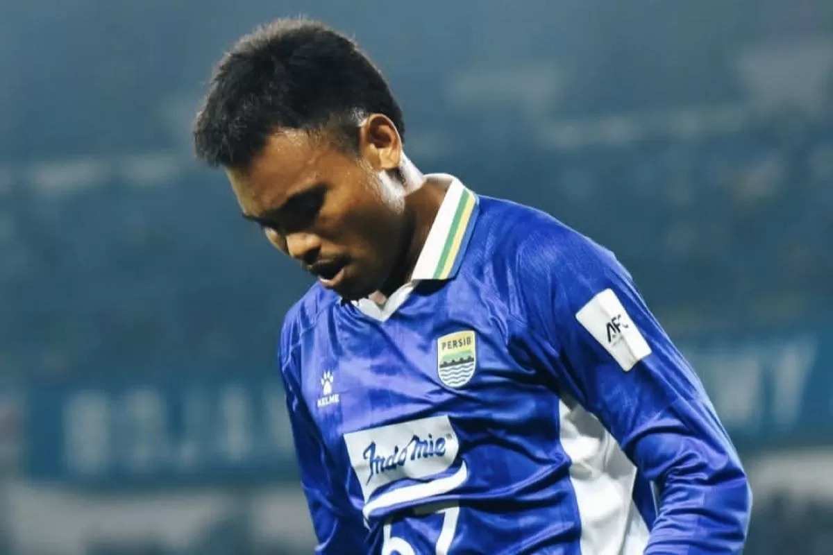 Saddil Ramdani emosi saat ditarik keluar dalam laga lawan Persis Solo di Stadion GBLA.