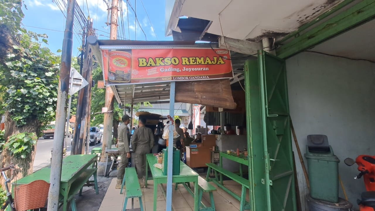 Dugaan penggunaan bahan non halal Bakso Remaja Cabang Gading