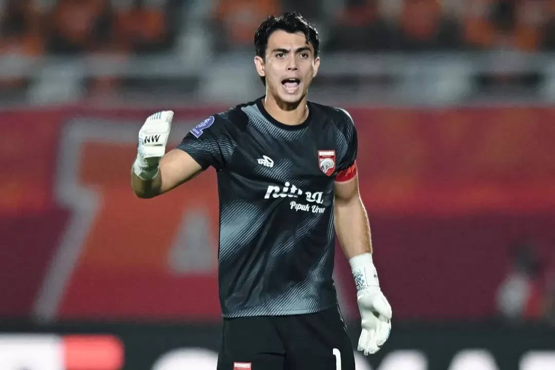 Kiper Borneo FC Nadeo Argawinata.