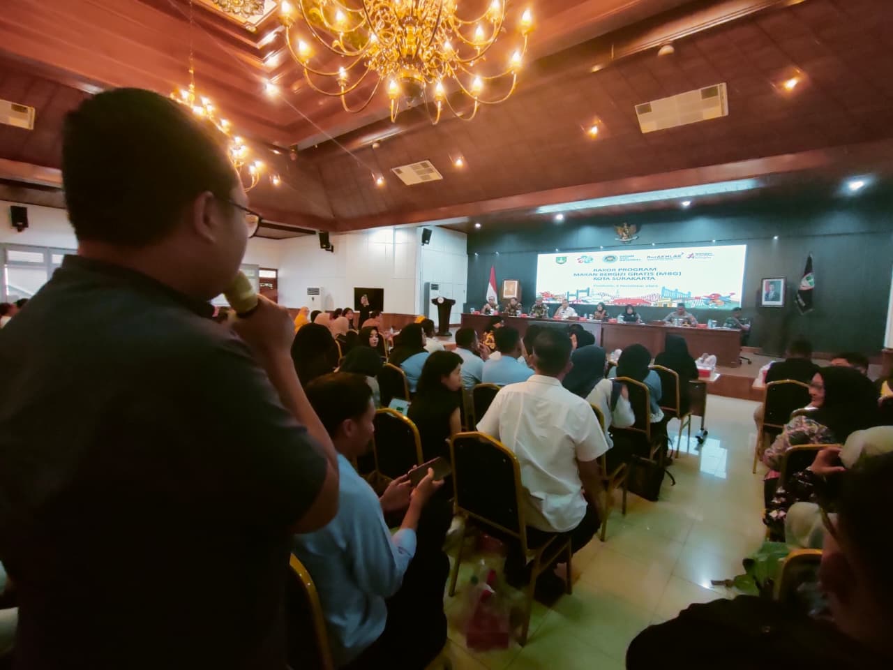 Rapat Satgas Makan Bergizi Gratis di Balaikota Solo Diwarnai Ketegangan Soal SLHS
