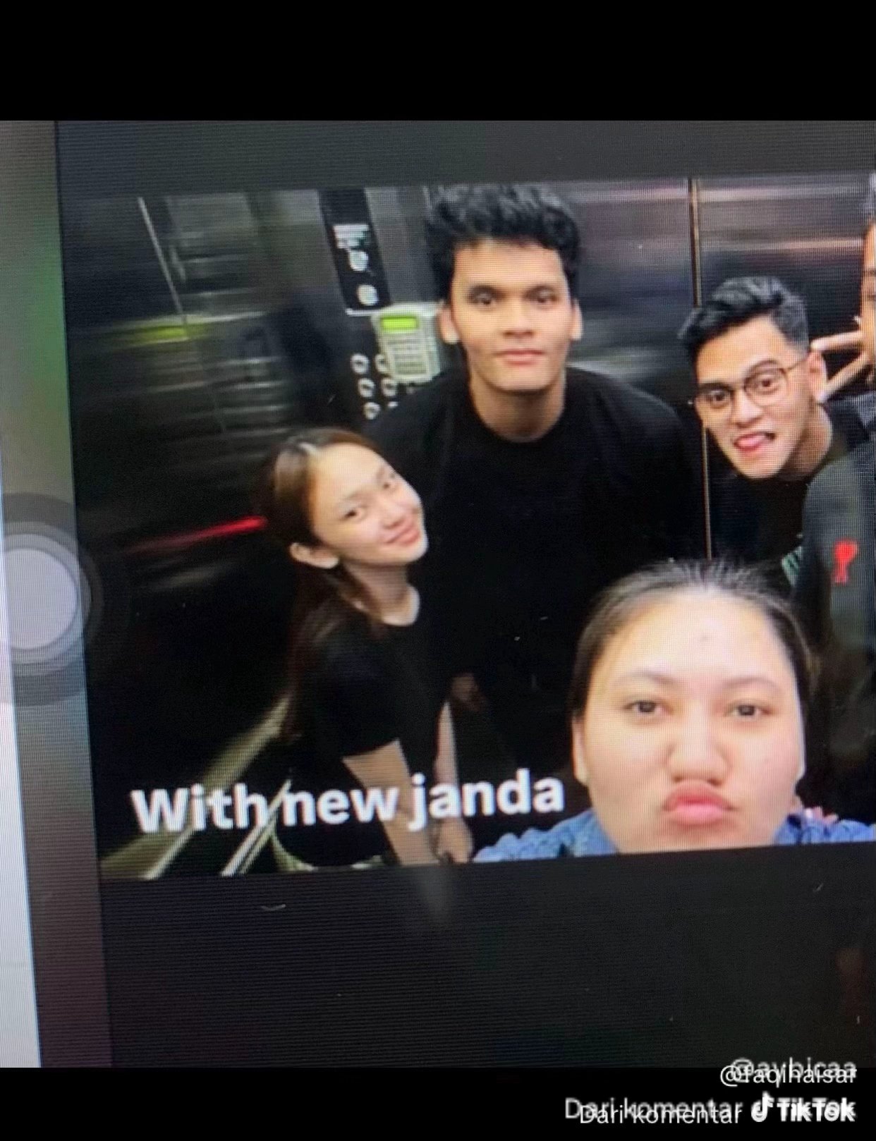 Julia Prastini alias Jule dan Safrie Ramadhan.