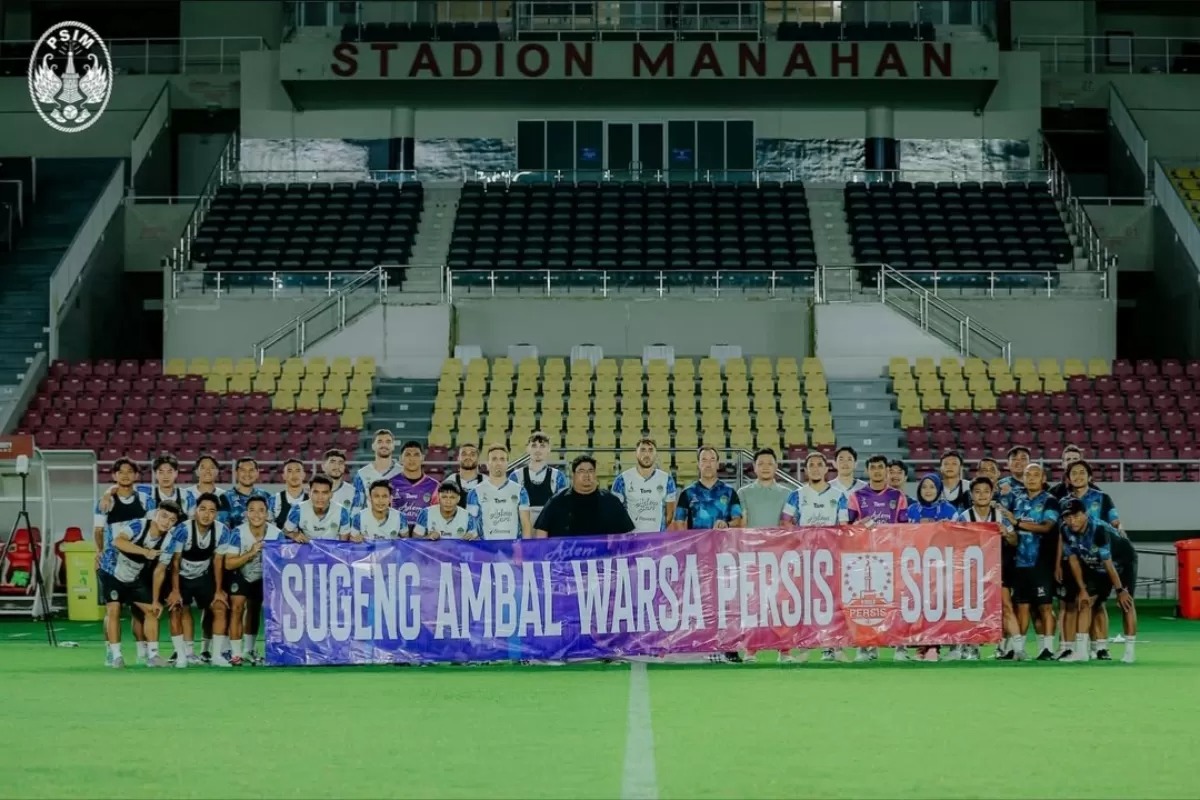 Tim PSIM&nbsp;Yogyakarta memberikan ucapan&nbsp;Hari Ulang Tahun (HUT) ke-102 Persis Solo.