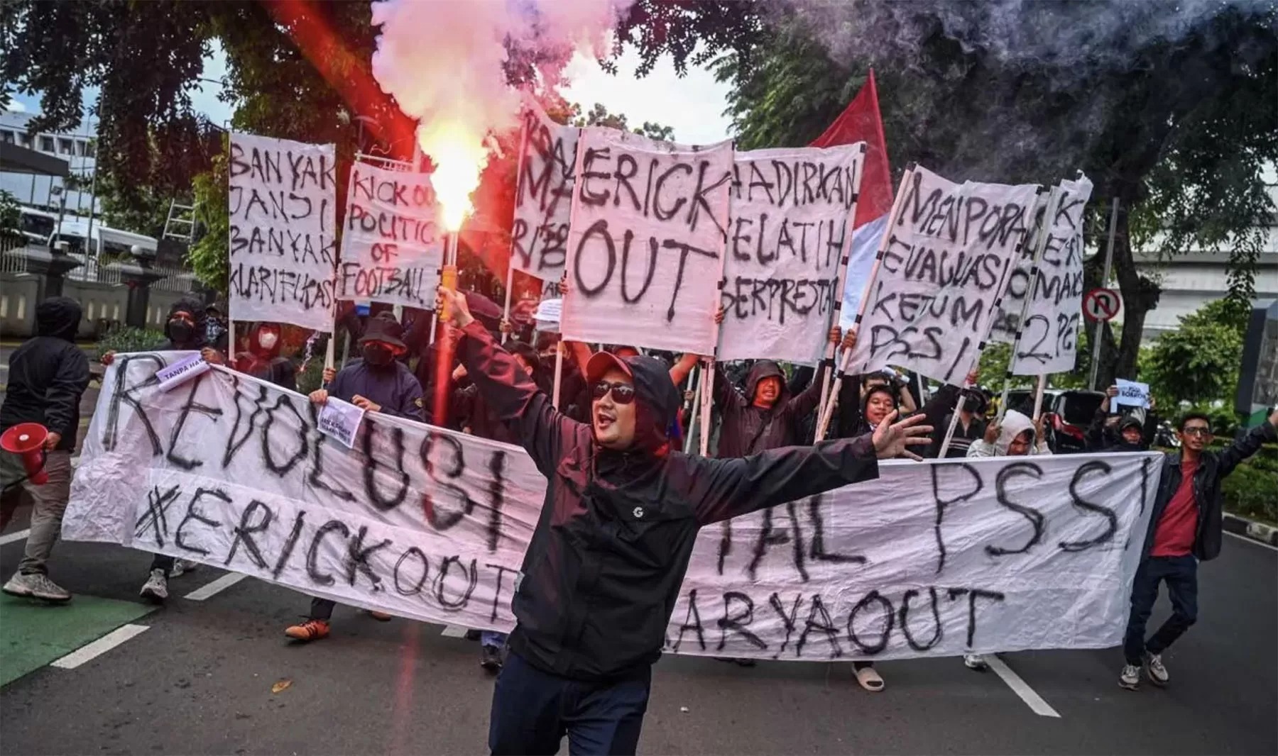 Ultras Garuda menggelar demo di GBK Arena, PSSI berjanji tampung aspirasi suporter.