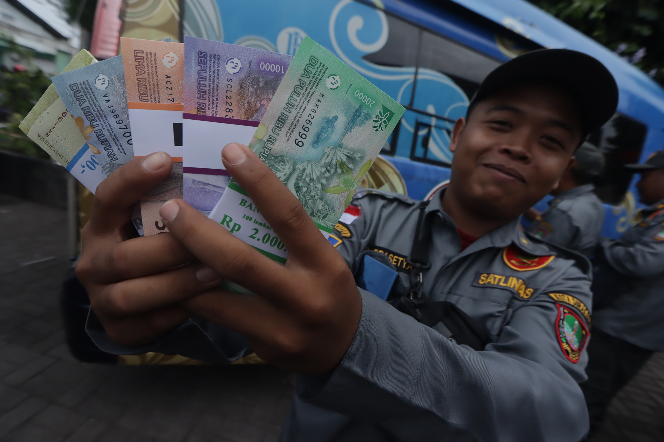 Ilustrasi uang rupiah - Kenaikan gaji PNS.