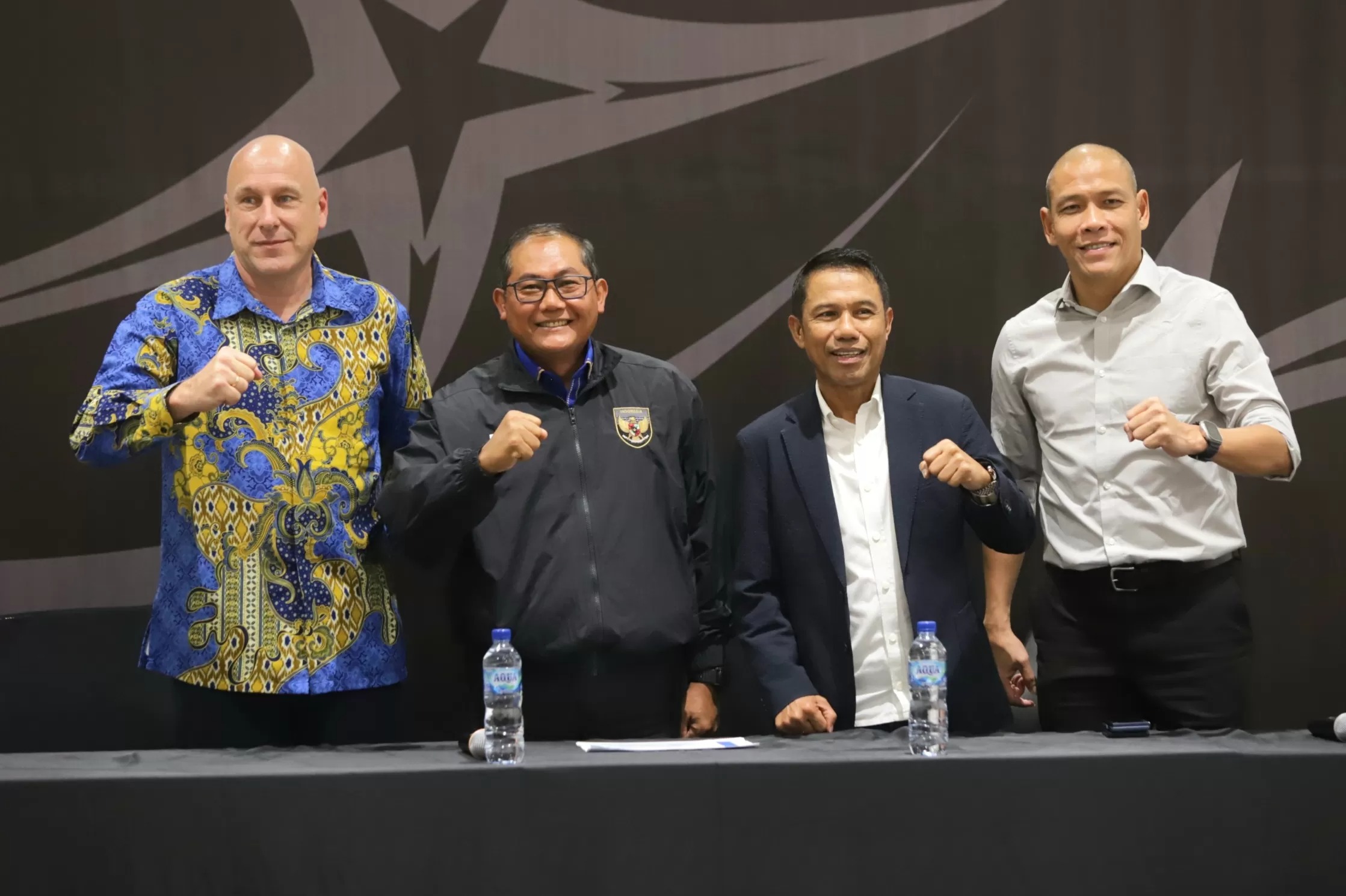 Konferensi pers PSSI saat menunjuk Nova Arianto menajadi pelatih Timnas U-20 di Jakarta, Kamis (20/11/2025).