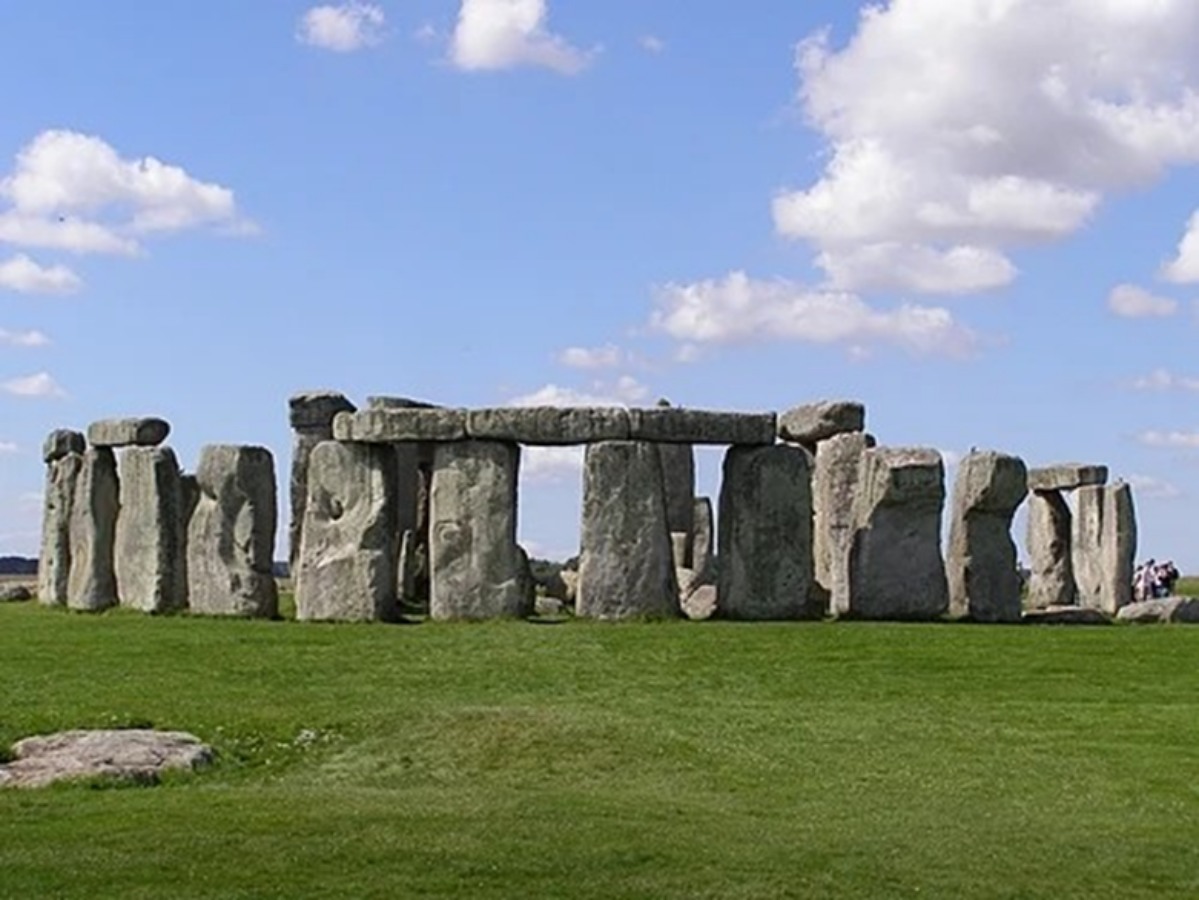 Ilustrasi Stonehenge.
