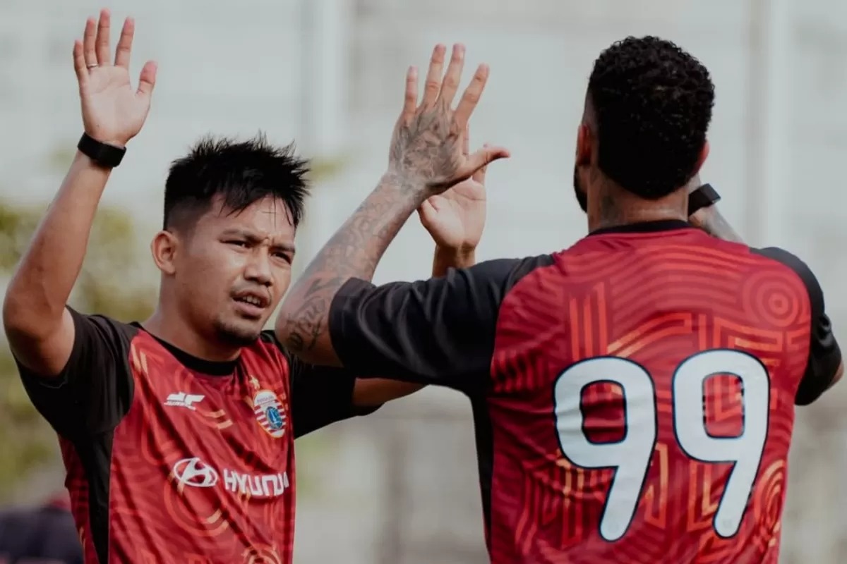 Witan Sulaeman (kiri) kemungkinan akan menjadi starter untuk menggantikan Allano Lima saat Persija menjamu Persik Kediri di Stadion Manahan.
