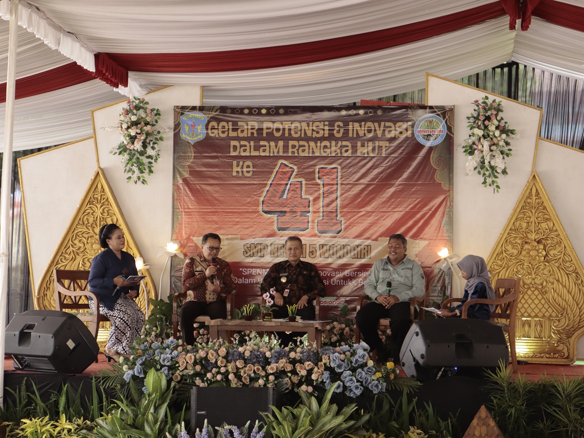 Talkshow potensi dan inovasi dalam rangka memperingati HUT ke 41  SMPN 5 Wonogiri.