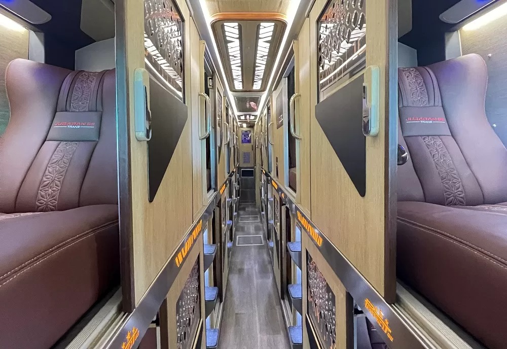 Ilustrasi Interior sleeper bus.