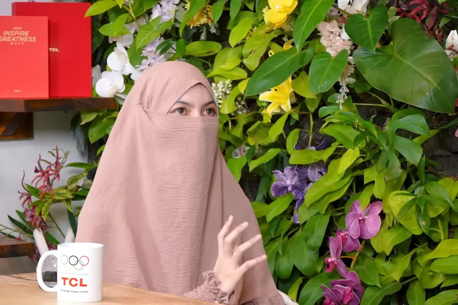 Influencer Wardatina Mawa bicara soal dugaan perselingkuhan suaminya dengan Inara Rusli.